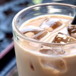 「麦茶、日本酒]など、飲み物に関する英語表現を徹底解説