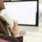 「ちょっといいですか？」人の話をさえぎるときの英語フレーズ